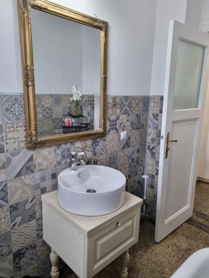 Cozy Apartment Near City Center Bukurešť Exteriér fotografie