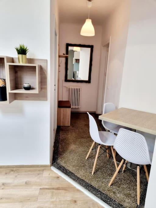 Cozy Apartment Near City Center Bukurešť Exteriér fotografie